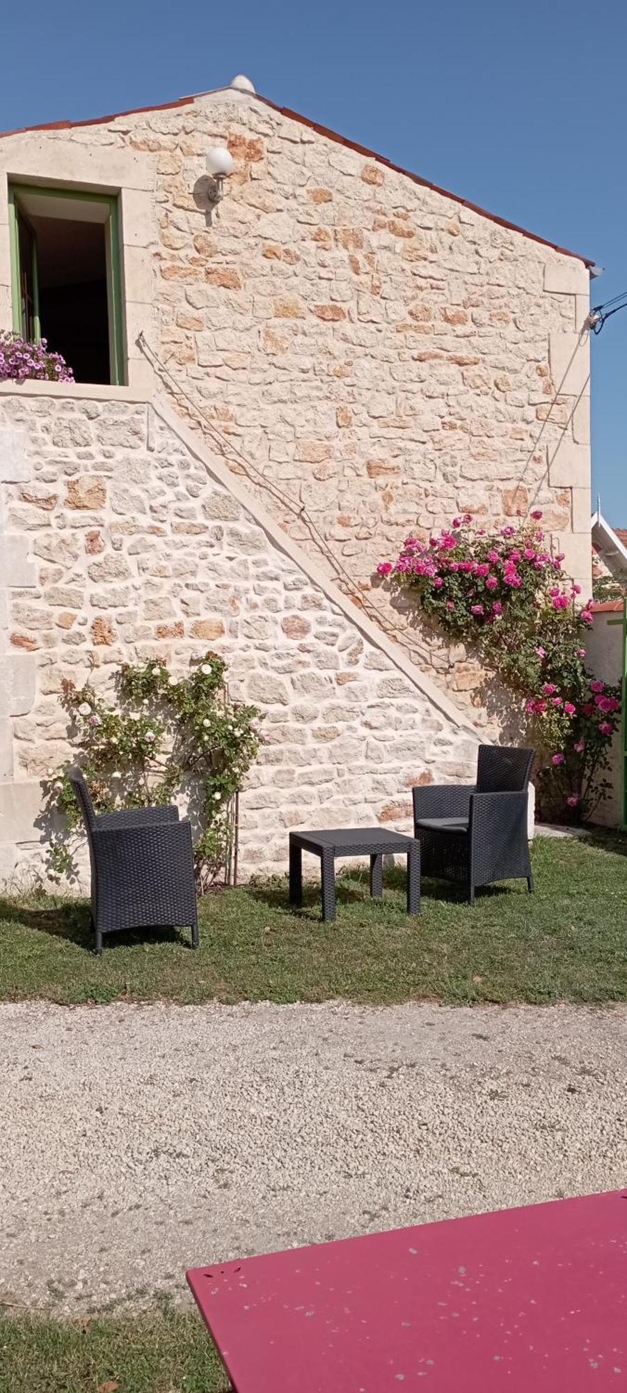 Hotel Chre Cathy Et Jean Loup Le Port-des-Barques Esterno foto